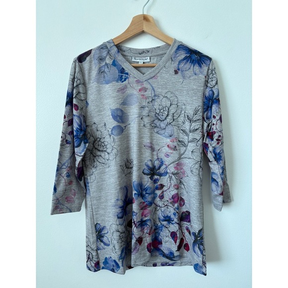 New Northstyle Watercolor Floral Knit Top – Grey with Watercolor Florals – Small - Picture 2 of 4
